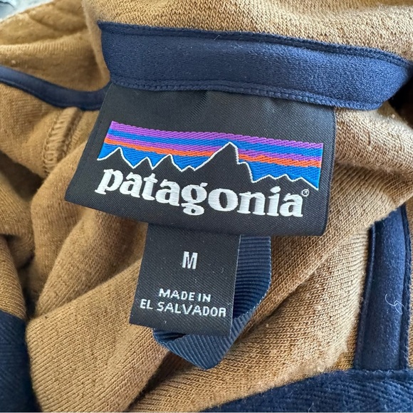 Patagonia Tan and Navy Shearling Button P/O - Style : 26140
Color : BENE - Picture 5 of 7